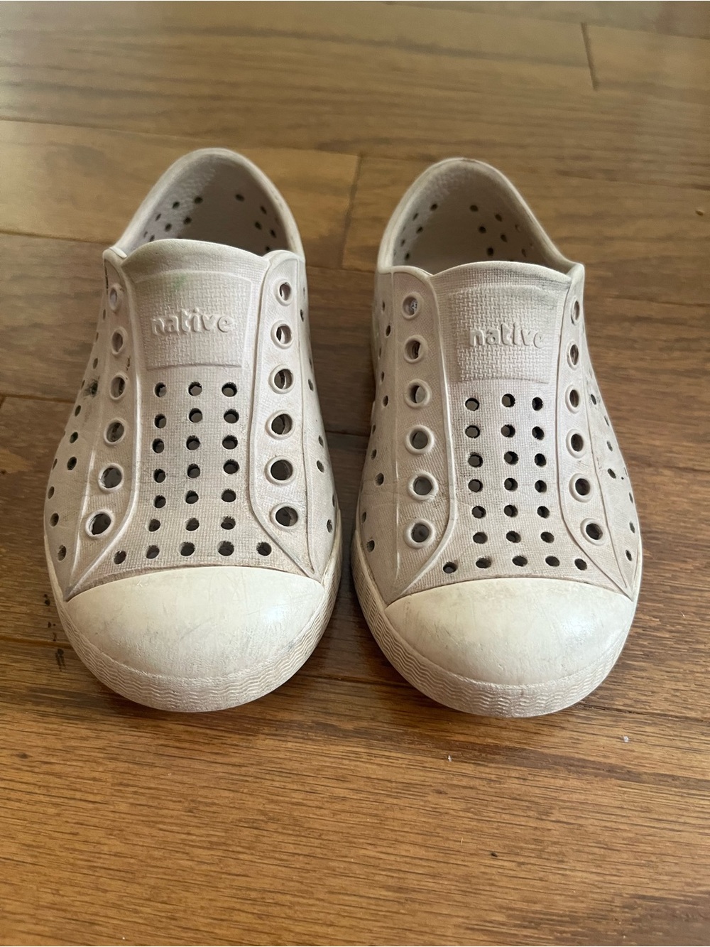 Kids Native Size 7c Water-Friendly Slip-On Shoes in Pale Pink
